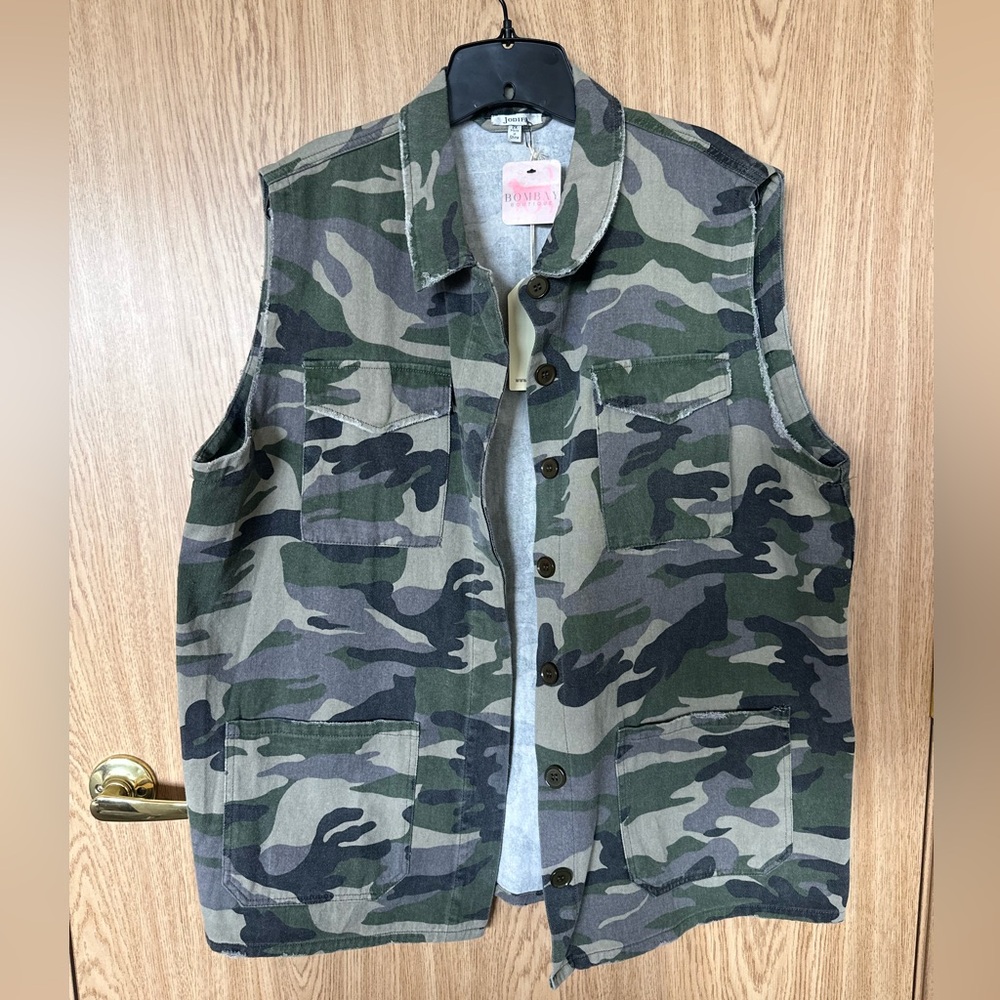 New Jodifl Green Cotton Camouflage Button Down Sleeveless Vest Women’s 2X